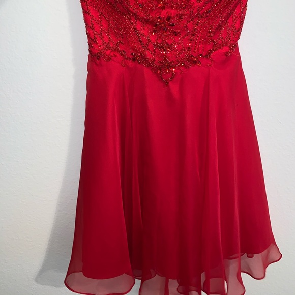 Short Strapless Red Flowy Sequin Dress - Picture 6 of 8